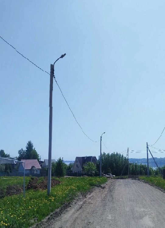 Семь опор наружного освещения для установки видеокамер в целях контроля и безоп…