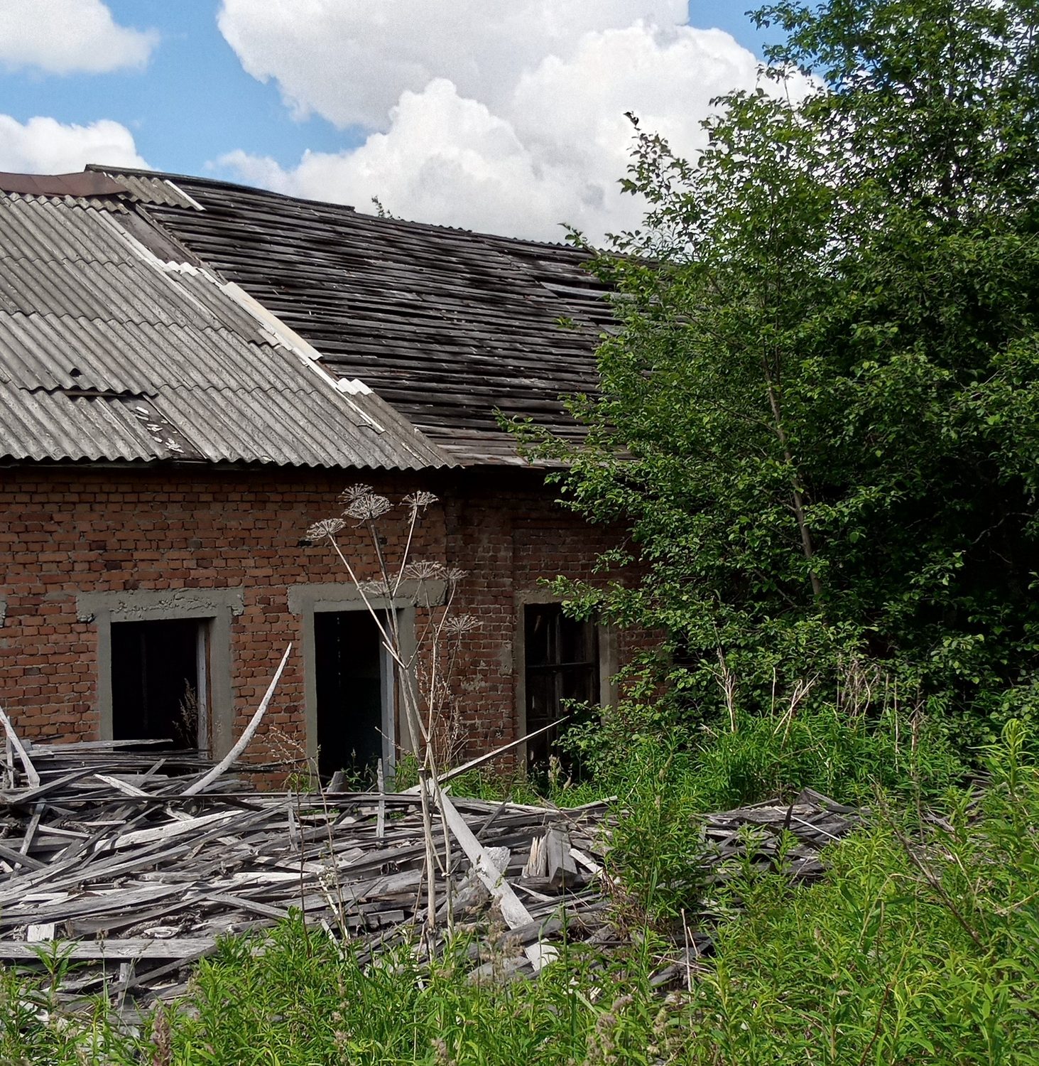 Нежилое здание по адресу: Ярославская область, Первомайский район, с.Кукобой, п…
