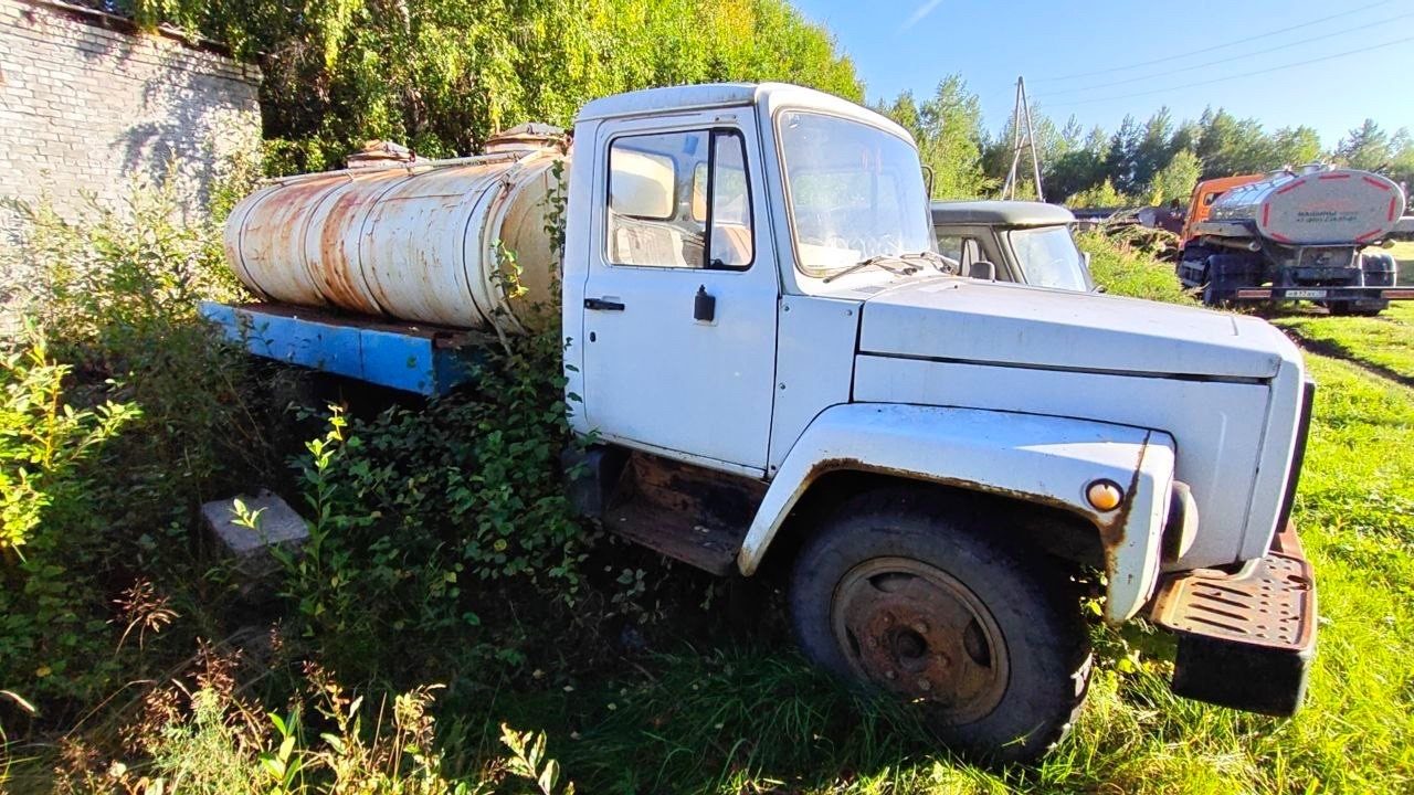 Автомобиль Автоцистерна для перевозки молока, регистрационный номер В896ТО10
