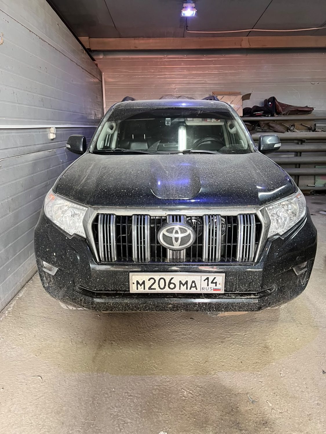 Toyota Land Cruiser Prado 2010 г.в., г/н М206МА14, цвет темно-серый, VIN JTEBU3…