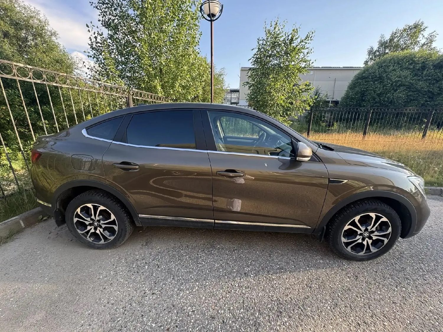 Транспортное средство Renault Arkana RJCLE2M3X, 2021 года выпуска, цвет - корич…