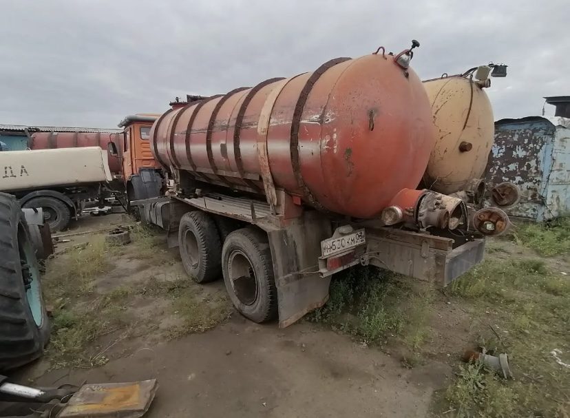 Камаз КО-505-А, 2009 года выпуска, цвет — оранжевый, идентификационный номер VI…