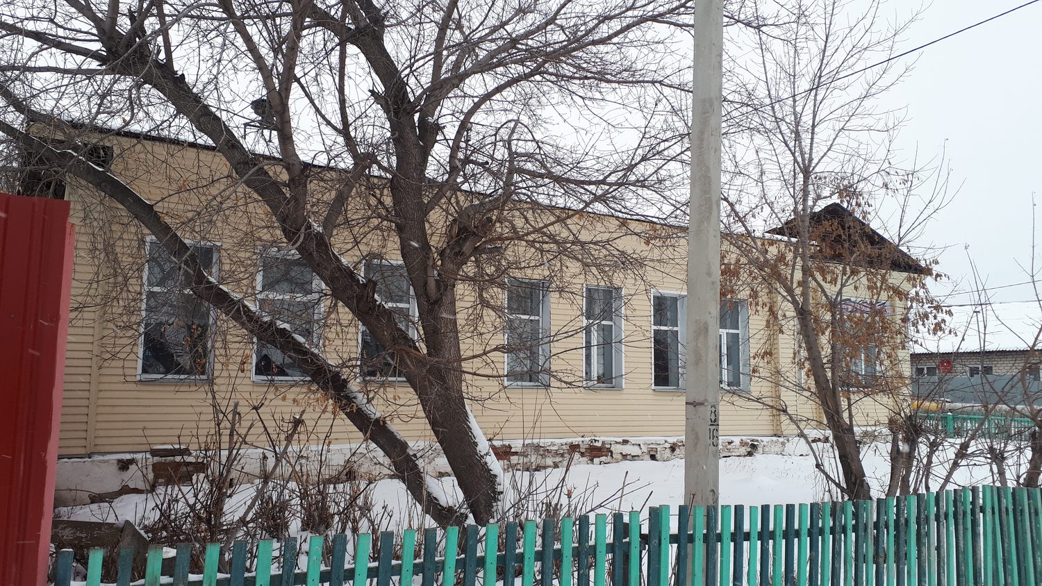 Здание, назначение: нежилое, площадь 255,8 кв.м., кадастровый номер 45:08:04022…