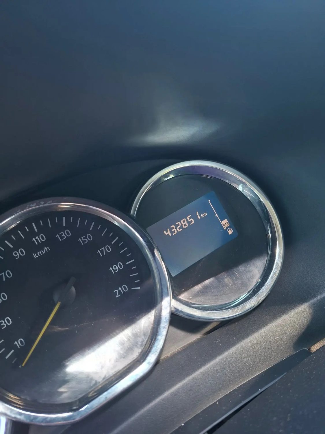 Легковой автомобиль RENAULT LOGAN м914ме